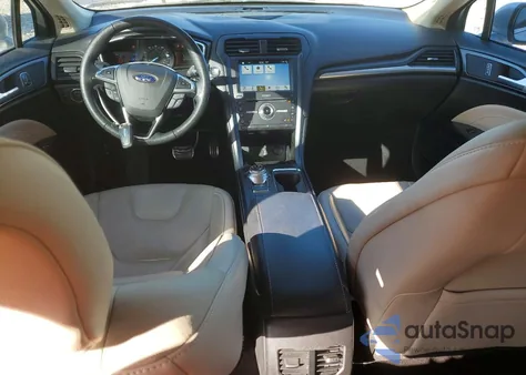 2017 Ford Fusion Titanium z USA, uszkodzony, nr VIN 3FA6P0K94HR137865